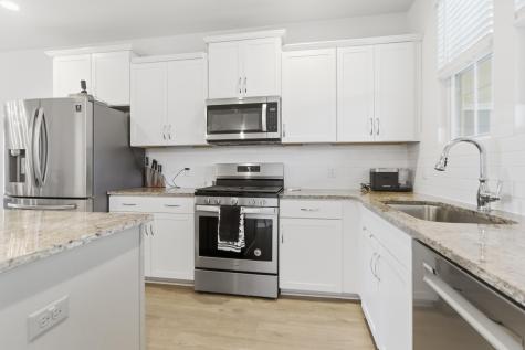 585 Blueway Avenue Summerville SC 29486