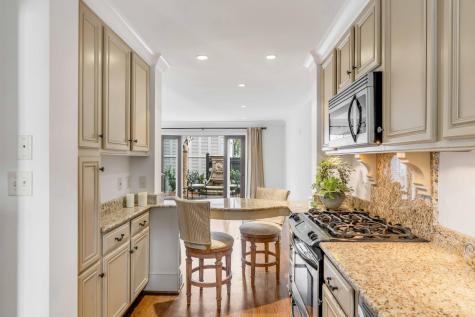 16 Logan Street Charleston SC 29401