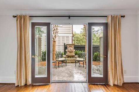 16 Logan Street Charleston SC 29401