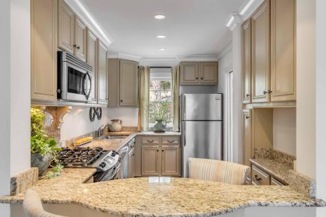 16 Logan Street Charleston SC 29401