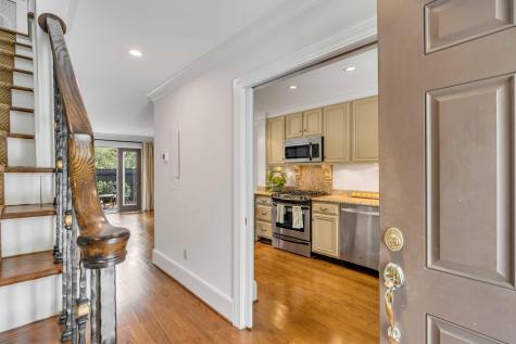 16 Logan Street Charleston SC 29401