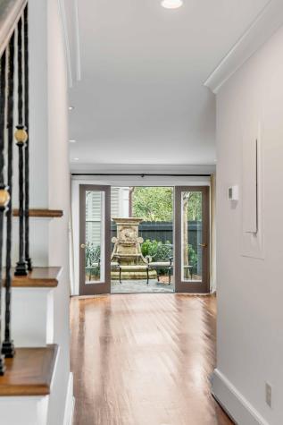 16 Logan Street Charleston SC 29401