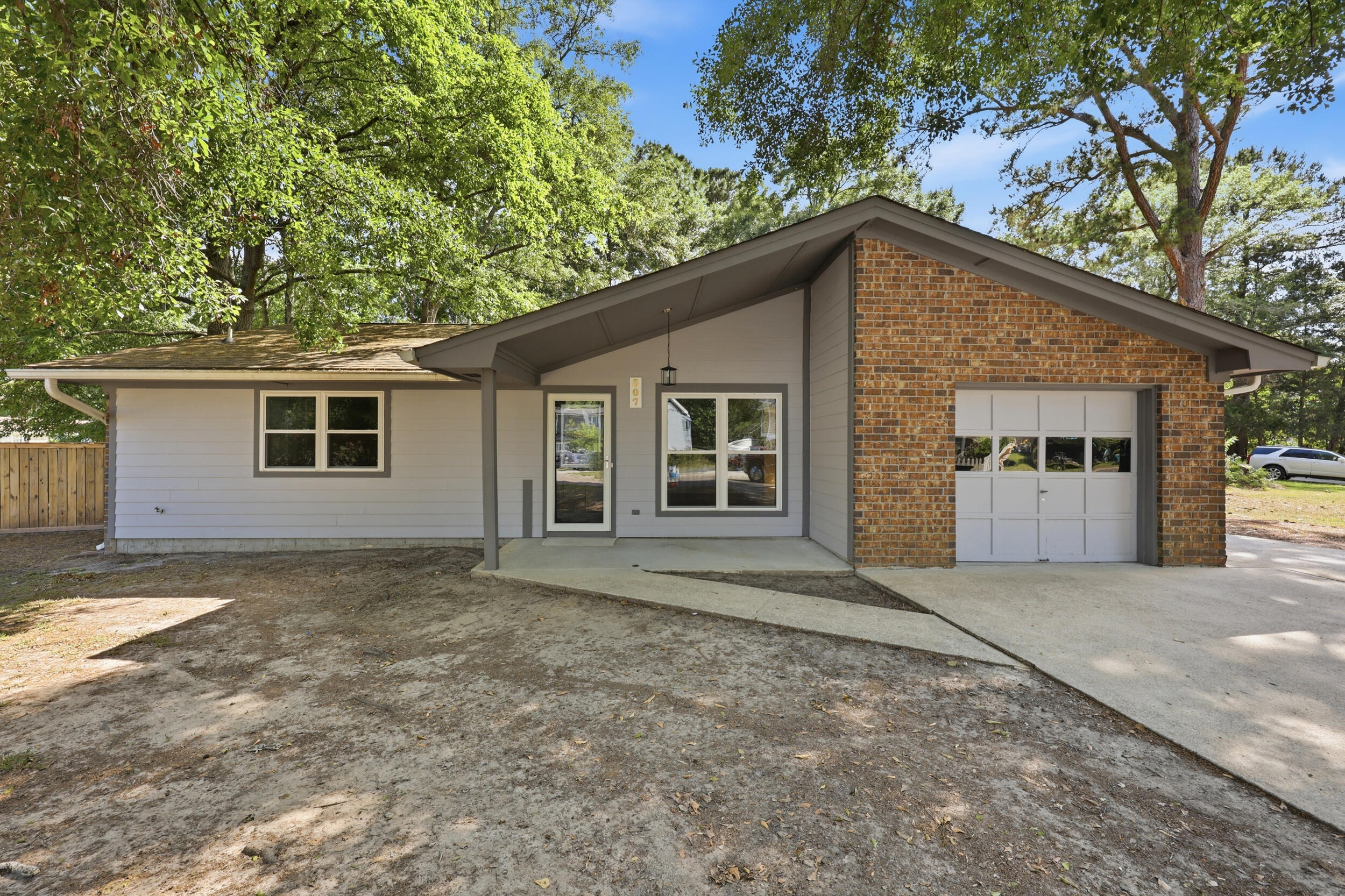 307 Canaberry Circle Summerville SC 29483