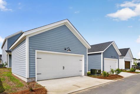 745 Blueway Avenue Summerville SC 29486