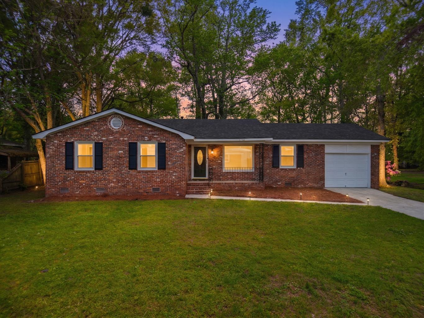 2219 N Dallerton Circle Charleston SC 29414