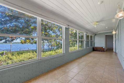 1813 Fishing Island Road Moncks Corner SC 29461
