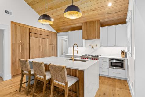 8 Yeadon Avenue Charleston SC 29407