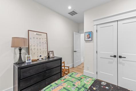 8 Yeadon Avenue Charleston SC 29407