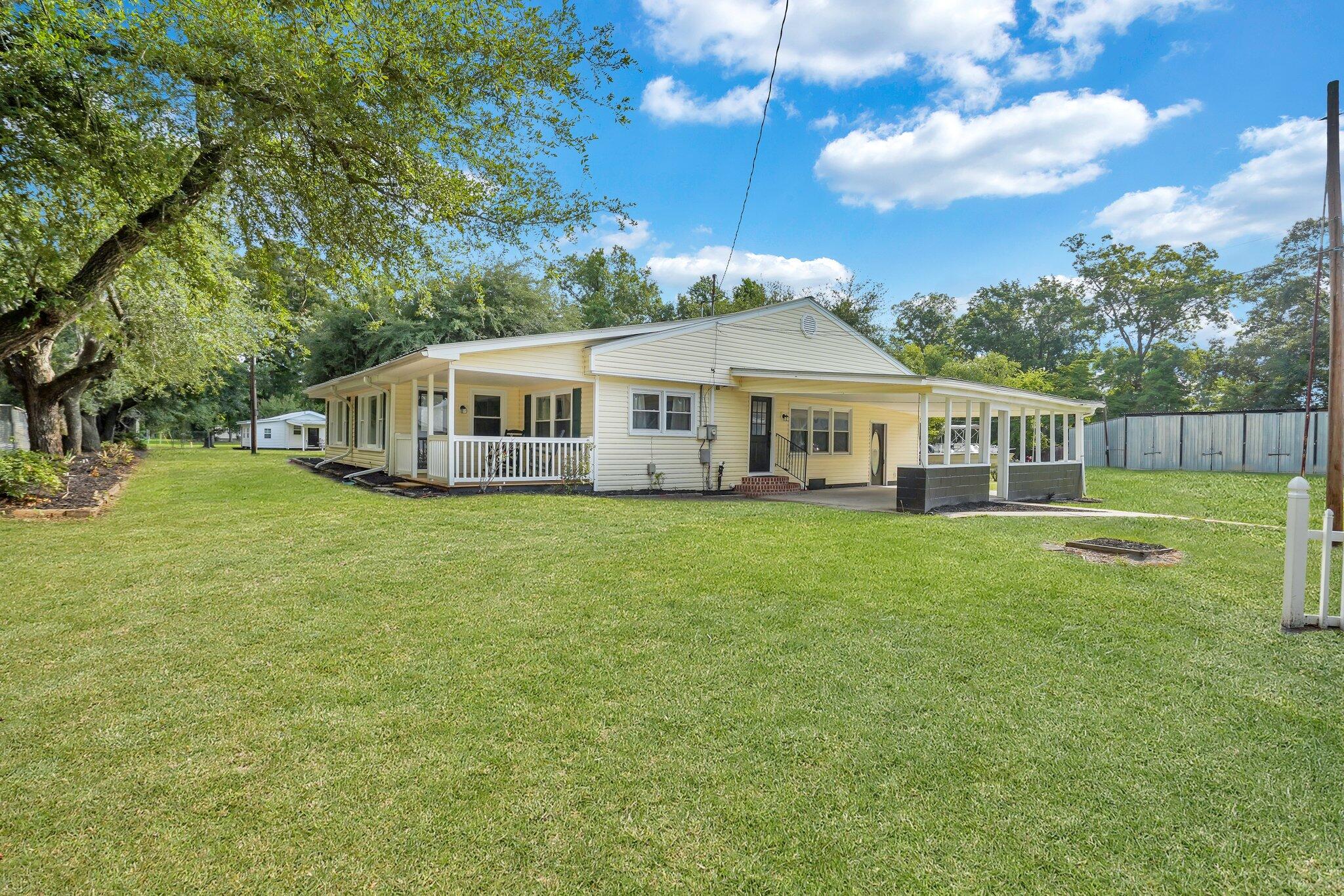 10841 Highway 260 Manning SC 29102
