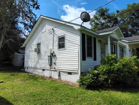 406 Thames Street Manning SC 29102