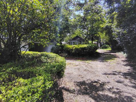 406 Thames Street Manning SC 29102