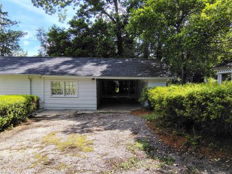 406 Thames Street Manning SC 29102