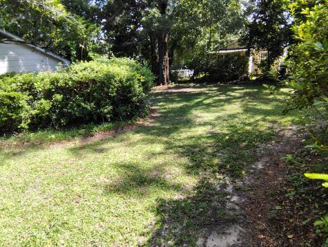 406 Thames Street Manning SC 29102