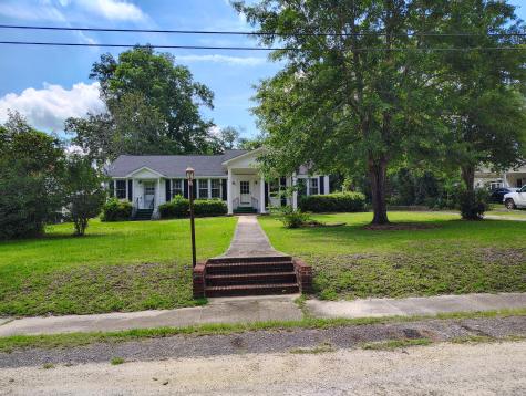 406 Thames Street Manning SC 29102