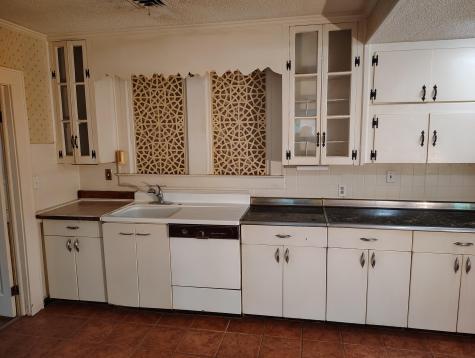 406 Thames Street Manning SC 29102