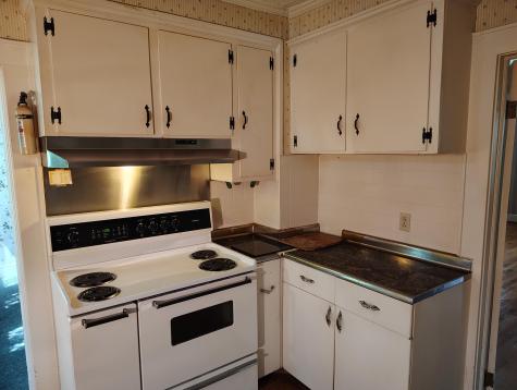 406 Thames Street Manning SC 29102