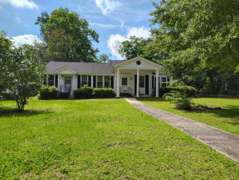 406 Thames Street Manning SC 29102