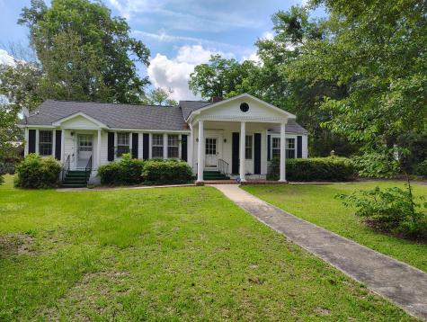 406 Thames Street Manning SC 29102
