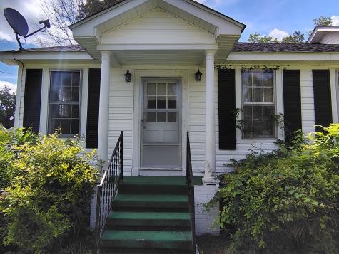 406 Thames Street Manning SC 29102
