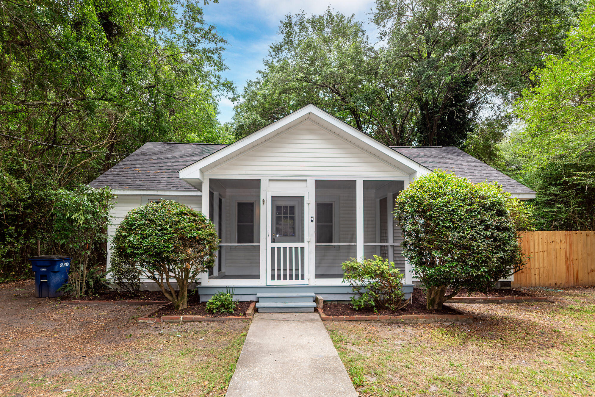 1621 Poinsettia Road Charleston SC 29407