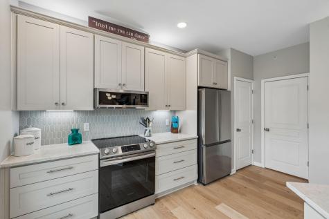 250 Seven Farms Drive Charleston SC 29492