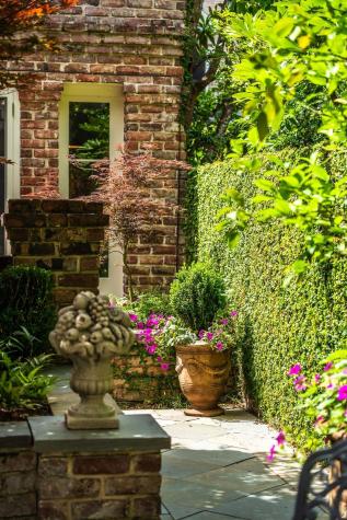 17 Tradd Street Charleston SC 29401
