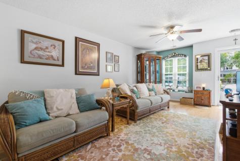 8124 Shadow Oak Drive North Charleston SC 29406