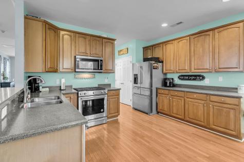 2282 Sandy Point Lane Mount Pleasant SC 29466