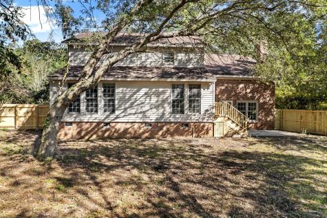 17 Plantation Circle Summerville SC 29485