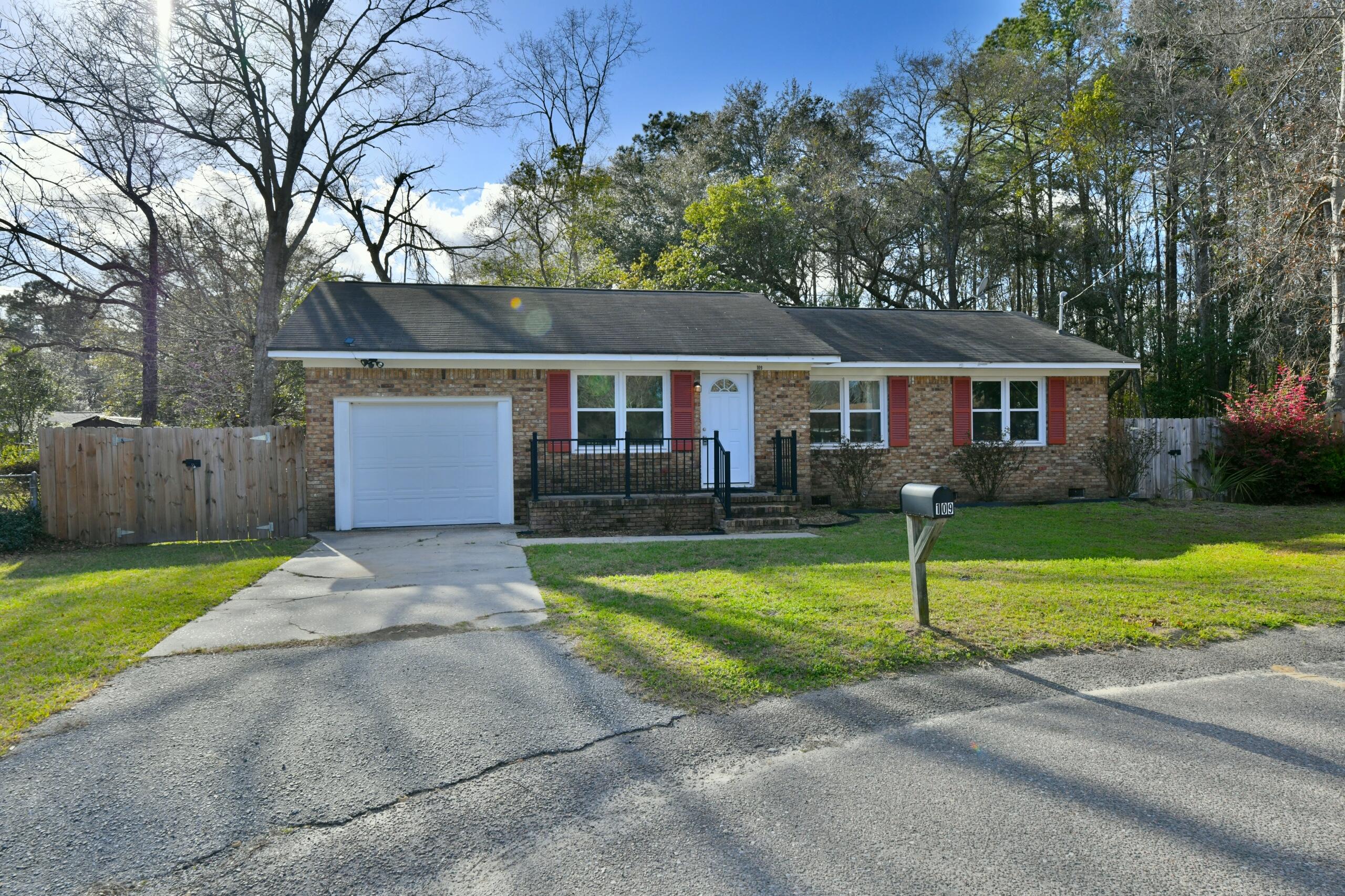 109 Tupelo Street Summerville SC 29485