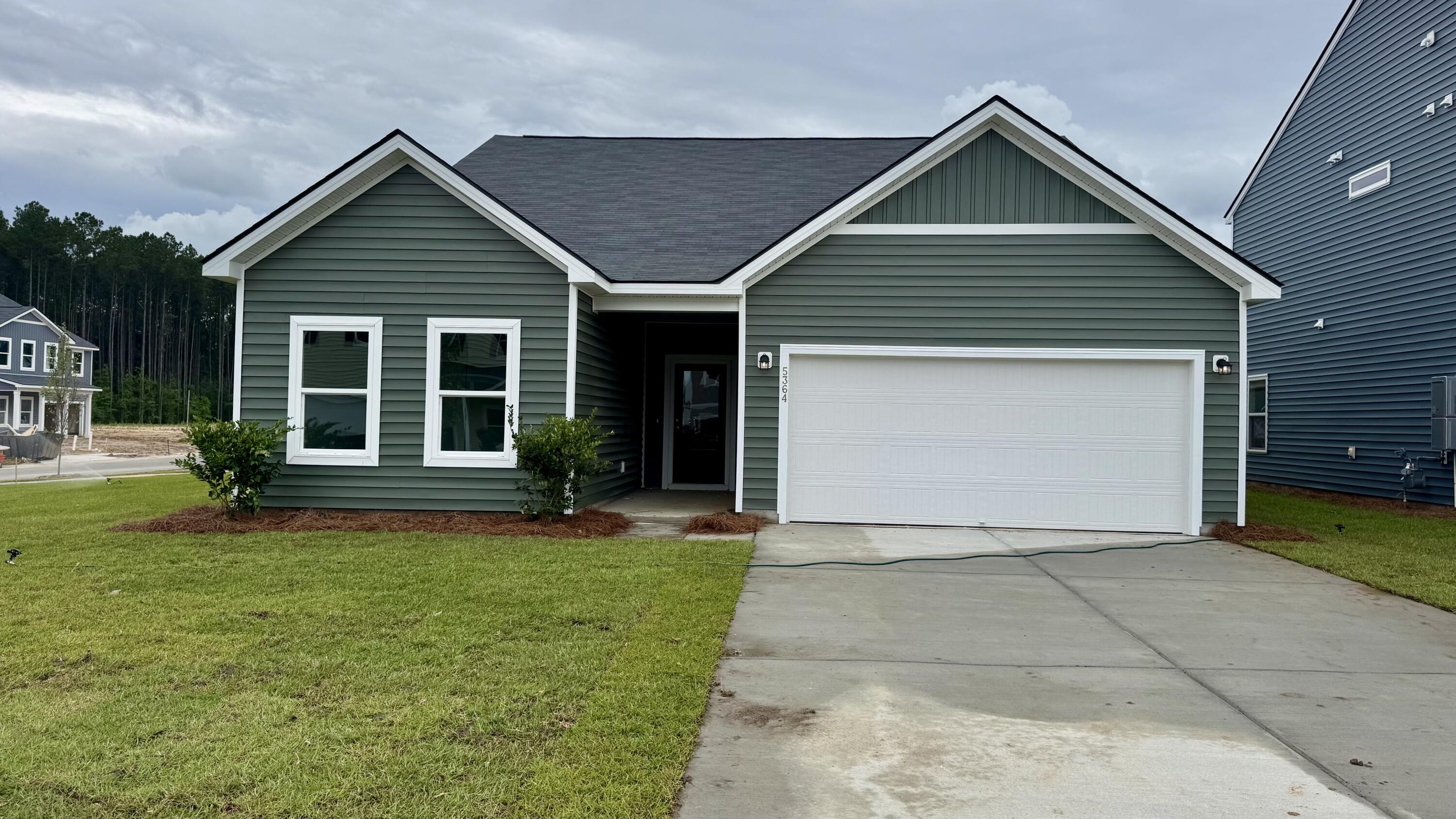 5364 Crinum Lilly Summerville SC 29485
