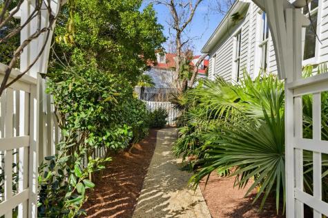 30 Gibbes Street Charleston SC 29401