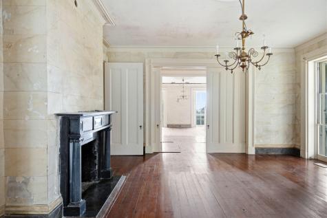 9 E Battery Charleston SC 29401