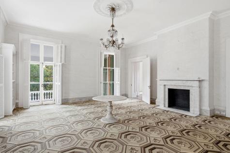 9 E Battery Charleston SC 29401