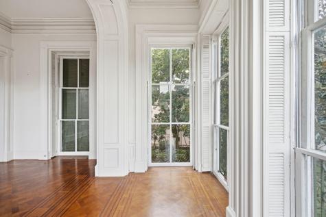 9 E Battery Charleston SC 29401