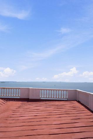 9 E Battery Charleston SC 29401