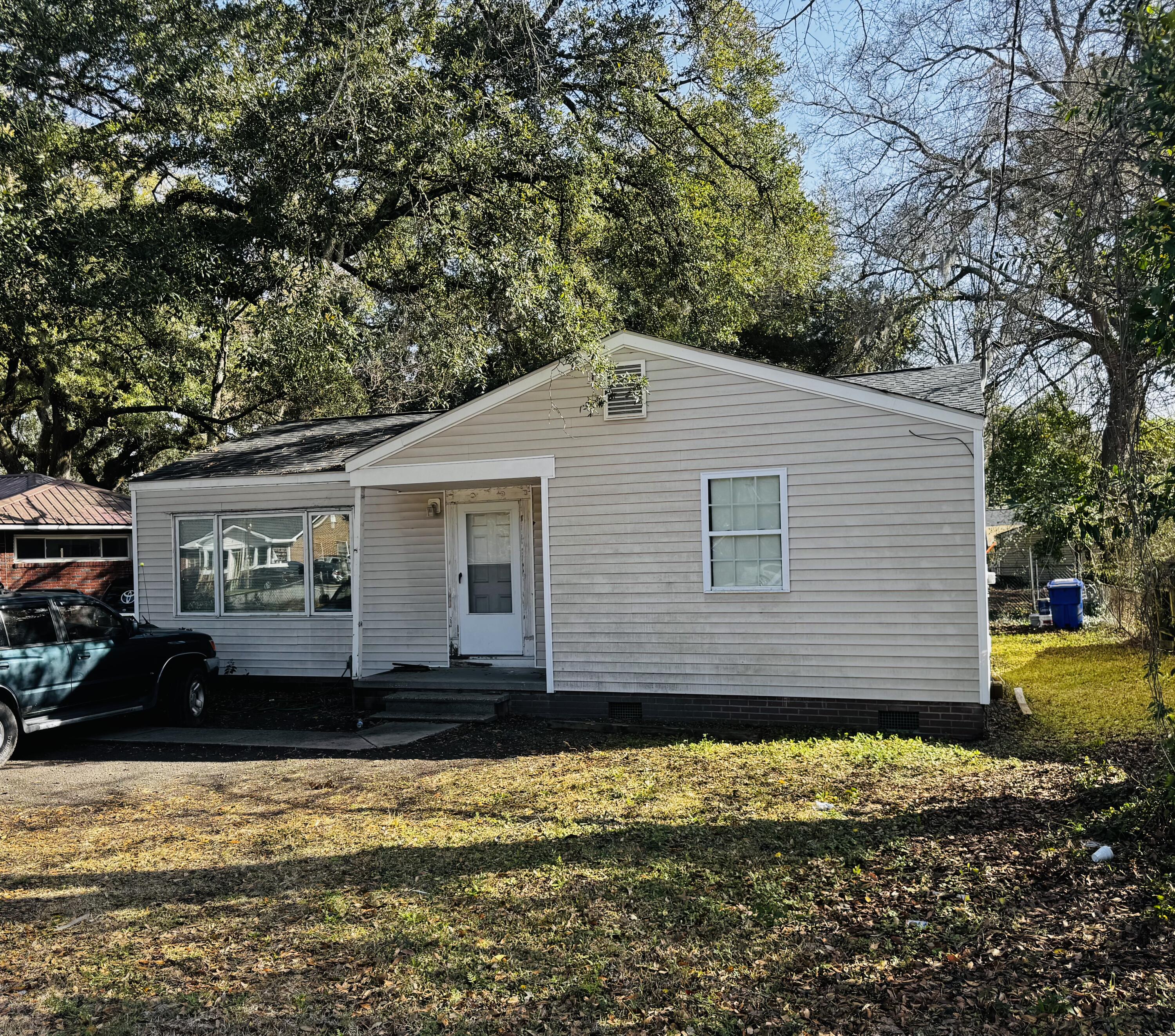 1255 Remount Road North Charleston SC 29406