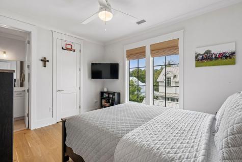 924 Pitt Street Mount Pleasant SC 29464