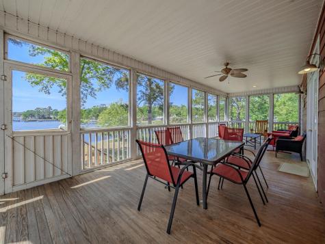 1296 Levi Street Manning SC 29102