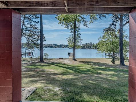 1296 Levi Street Manning SC 29102