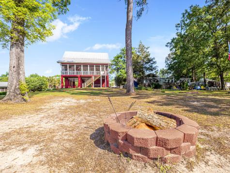 1296 Levi Street Manning SC 29102