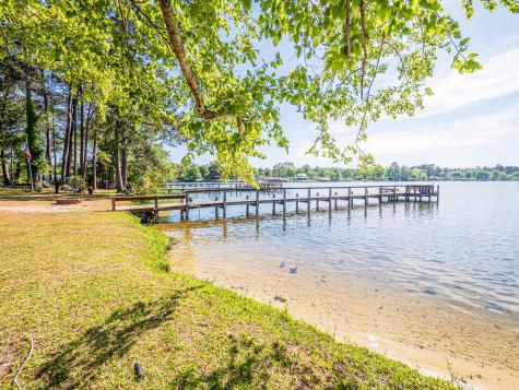 1296 Levi Street Manning SC 29102