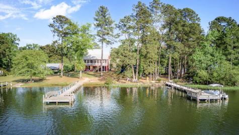 1296 Levi Street Manning SC 29102