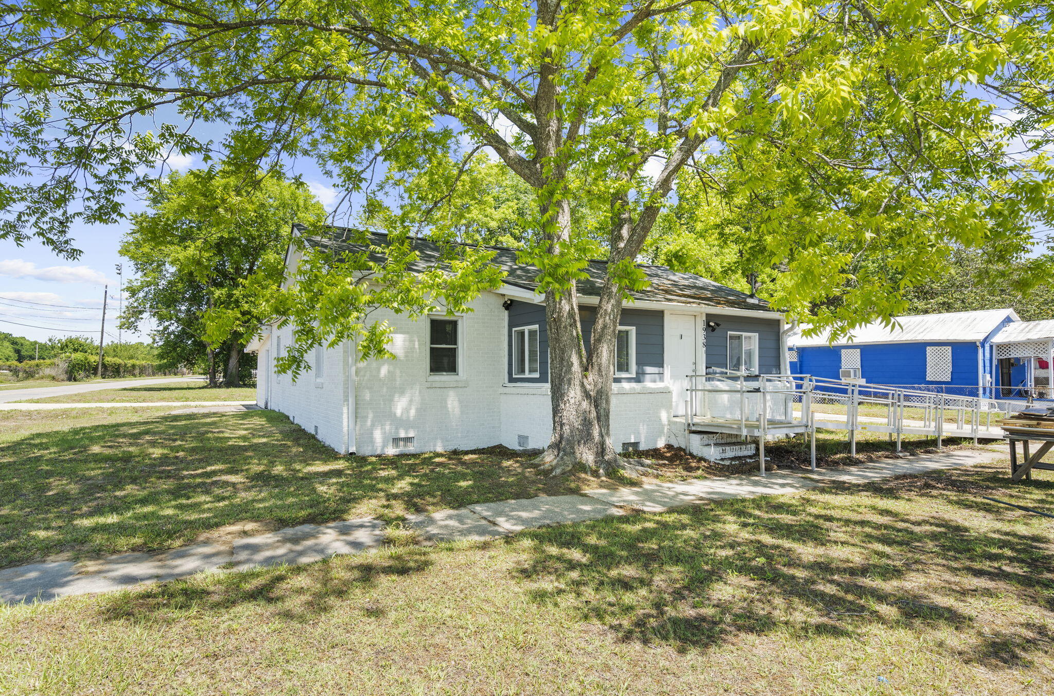 1938 English Street North Charleston SC 29405