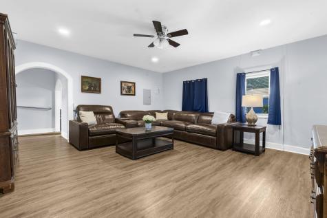 1938 English Street North Charleston SC 29405