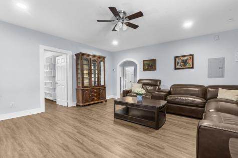 1938 English Street North Charleston SC 29405