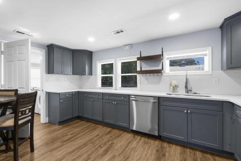 1938 English Street North Charleston SC 29405