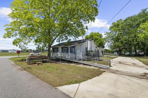 1938 English Street North Charleston SC 29405