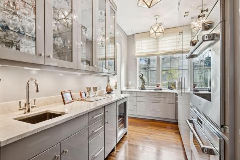 74 Halsey Boulevard Charleston SC 29401