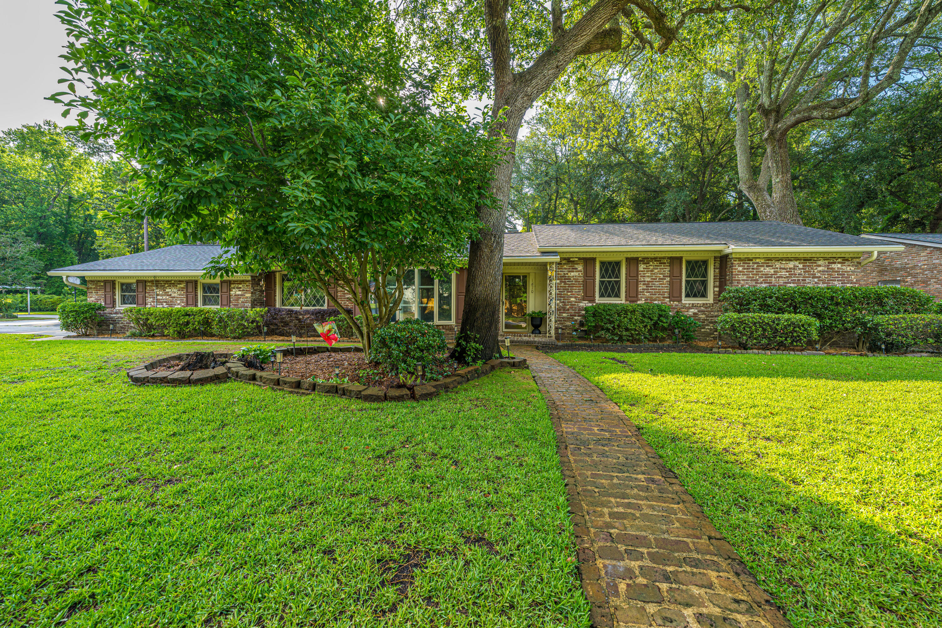 1870 Rugby Lane Charleston SC 29407